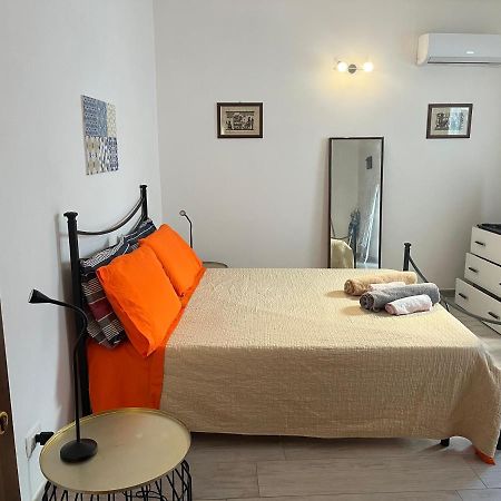 Deni'S Apartments Per 2 Con Veranda Balcone Syracuse Ngoại thất bức ảnh