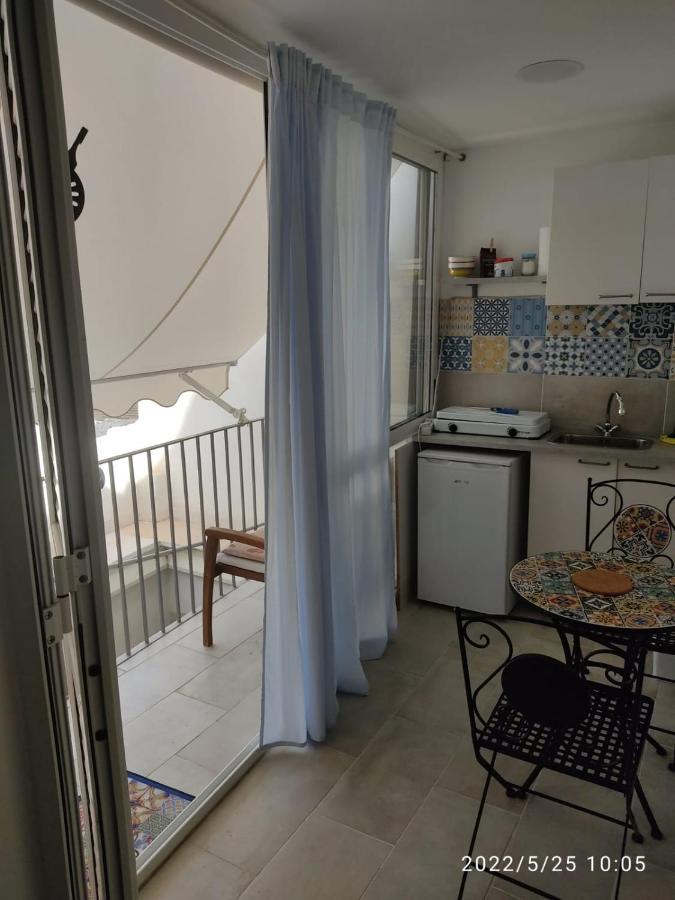 Deni'S Apartments Per 2 Con Veranda Balcone Syracuse Ngoại thất bức ảnh