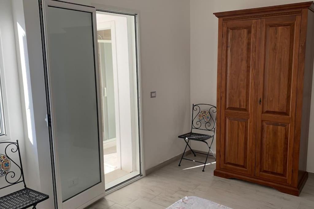 Deni'S Apartments Per 2 Con Veranda Balcone Syracuse Ngoại thất bức ảnh